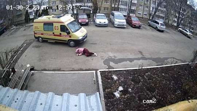 на ставрополье пенсионерка попала в реанимацию после столкновения с машиной скорой помощи (видео)